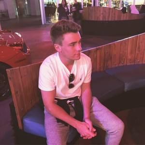 Meet your Posher, Justin